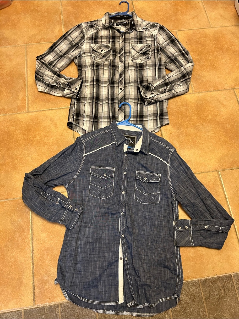 Bundle of Buckle men medium pearl snap embroidered shirt